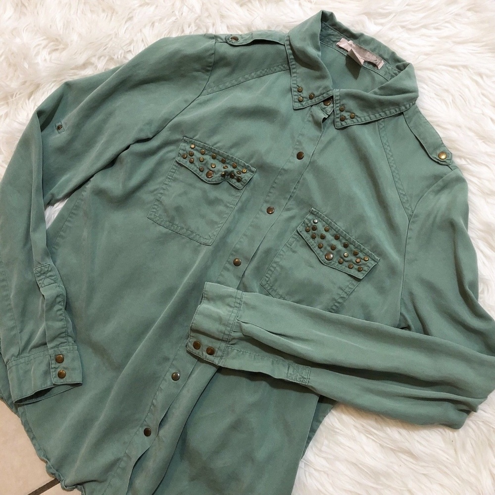 FOREVER21 Embellished Button Up Green Small